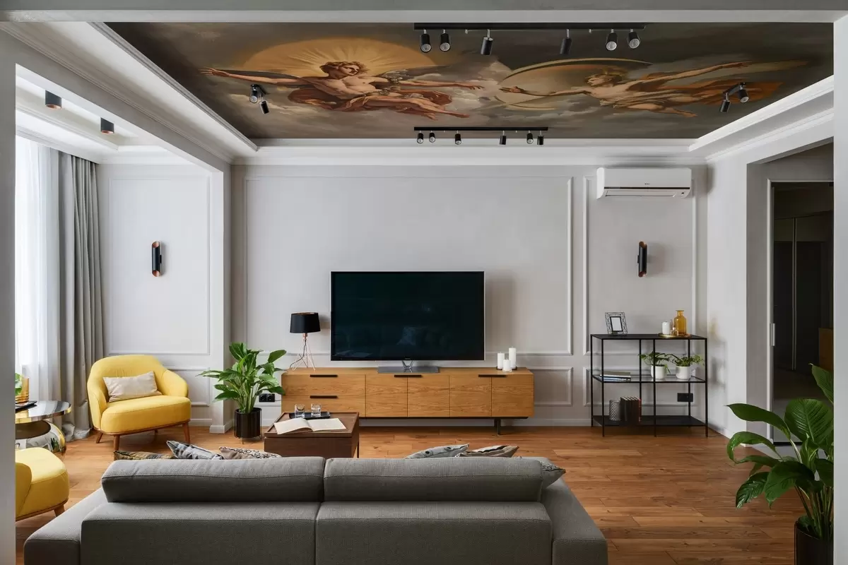 Фототапет пано за стена в стил ренесансови стенописи в бежови и тъмни нюанси. Две мъжки фигури на богове, протегнати един към друг. w08137