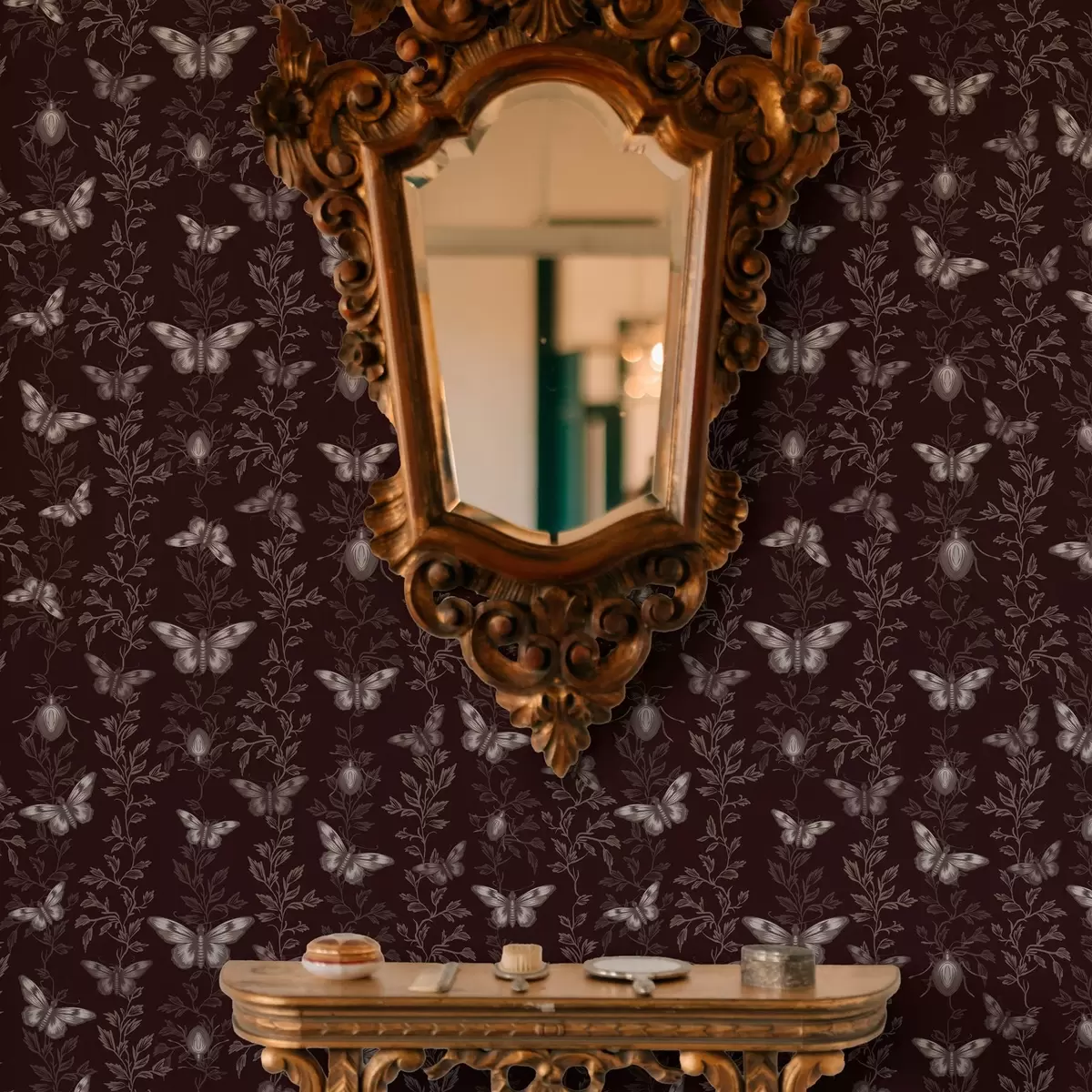 Тапети Композиция с пеперуди, листа и насекоми на тъмен фон a00073v1