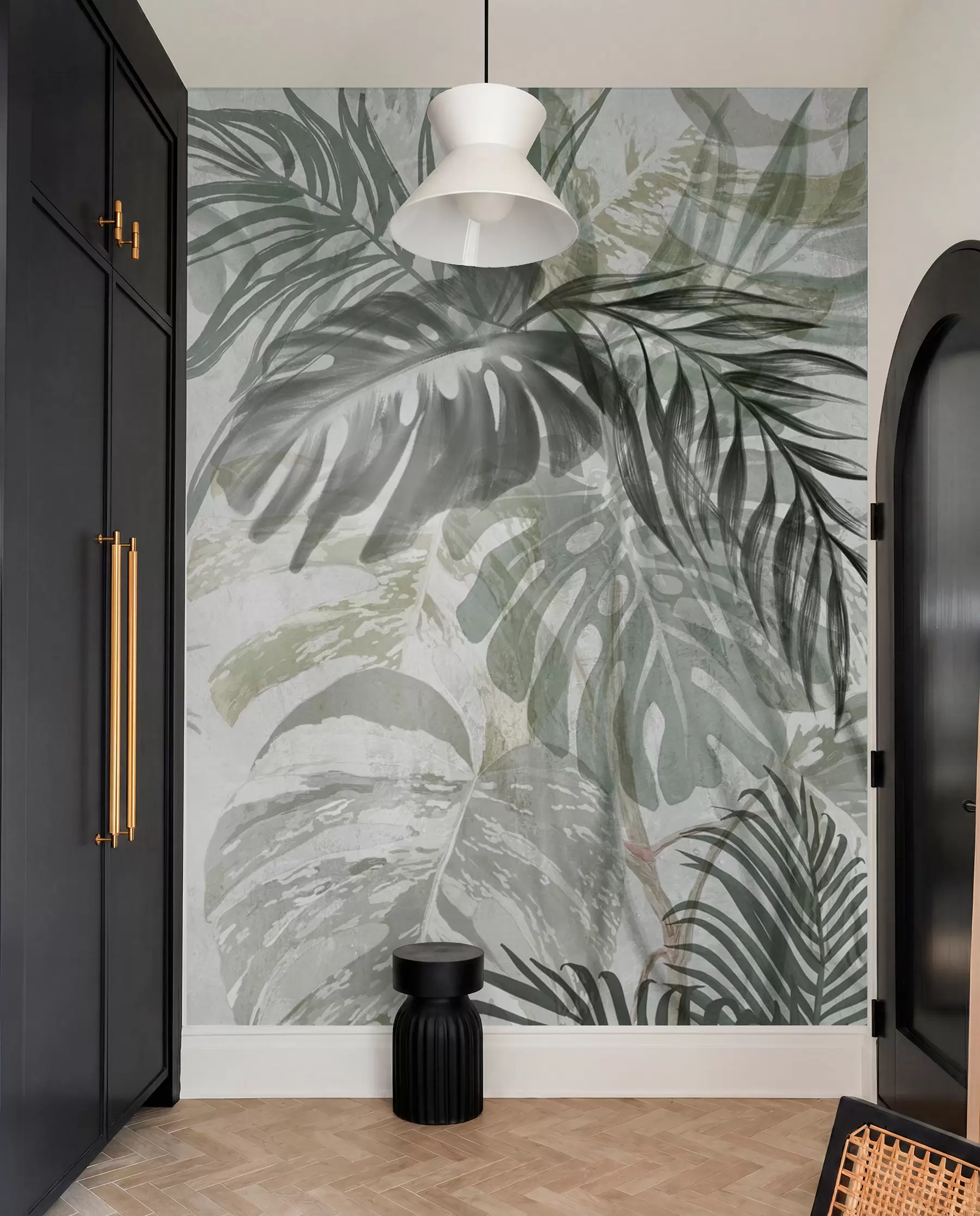 Фототапет Монстера и палмови листа в нюанси на зелено и сиво, ботаническа, тропическа зеленина, растения от джунглата, текстуриран фон w09011