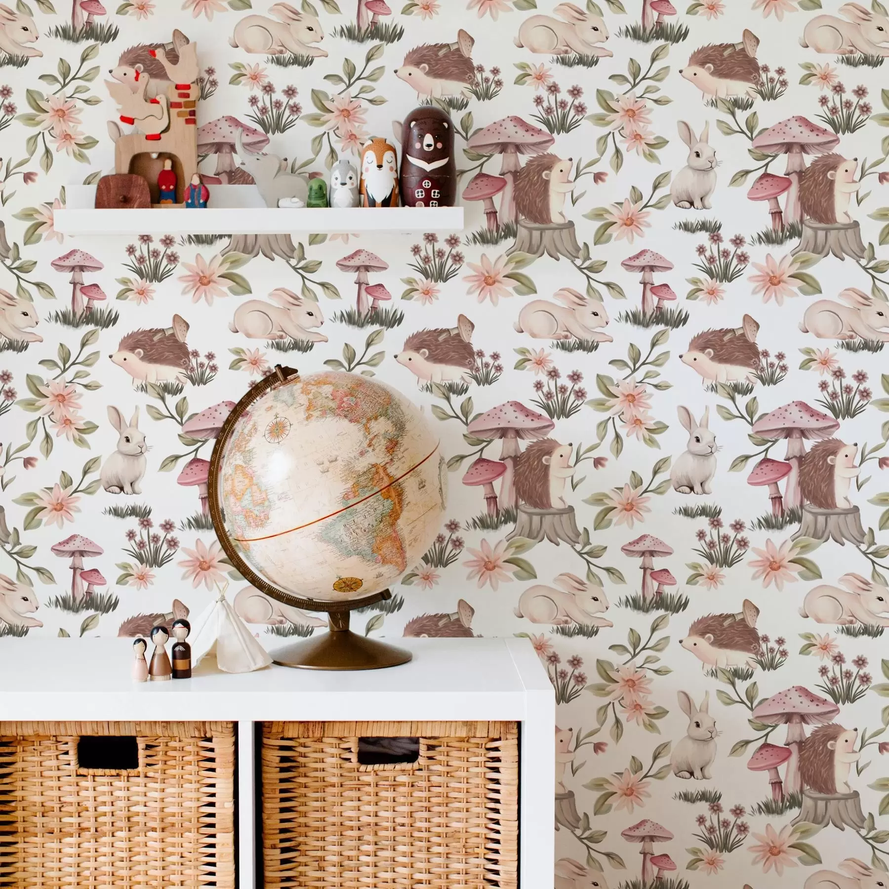 Фототапет Таралежи и зайци на бял фон с деликатни цветя и гъби a00111v2