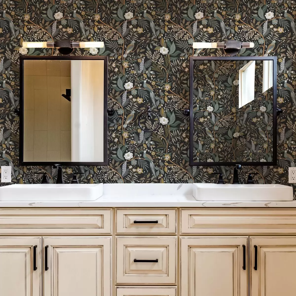 Тапети Птици сред клони на тъмен фон a00161