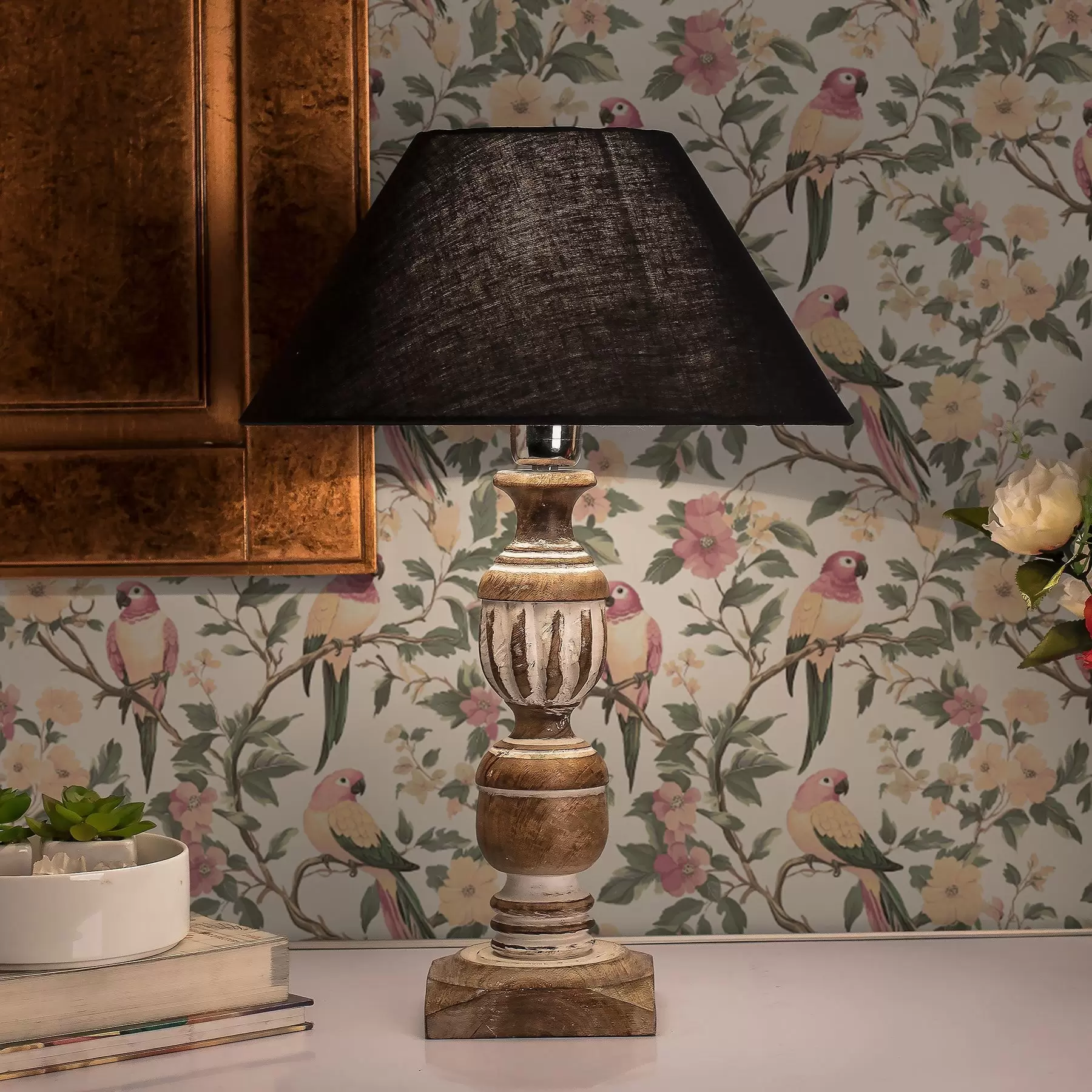 Фототапет Тропически птици върху цъфтящи клони в пастелни цветове a00199