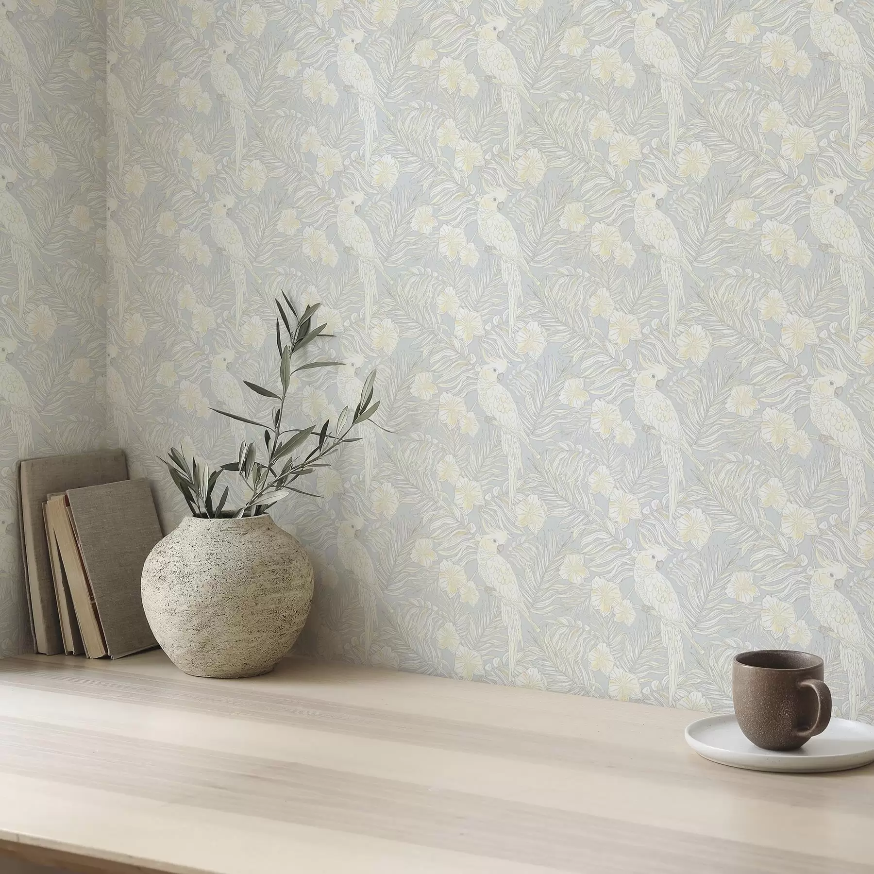 Фототапет Лека тропическа щампа с какаду и цветя на син фон a00203