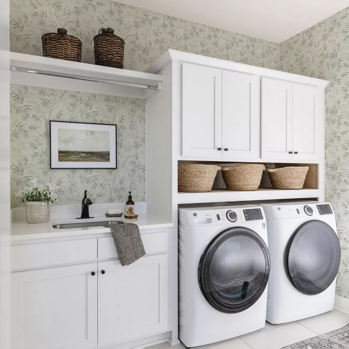 Тапети Акварелни листа в студени нюанси, минималистичен дизайн a00225