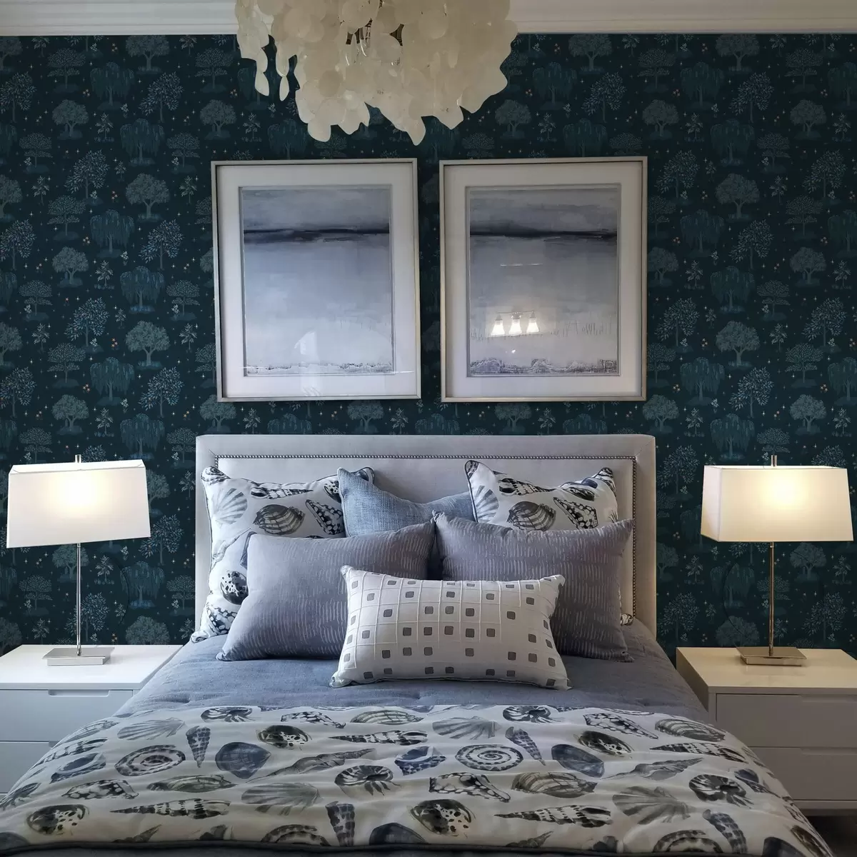 Тапети Приказна нощна гора със звезди и декоративни дървета a00248