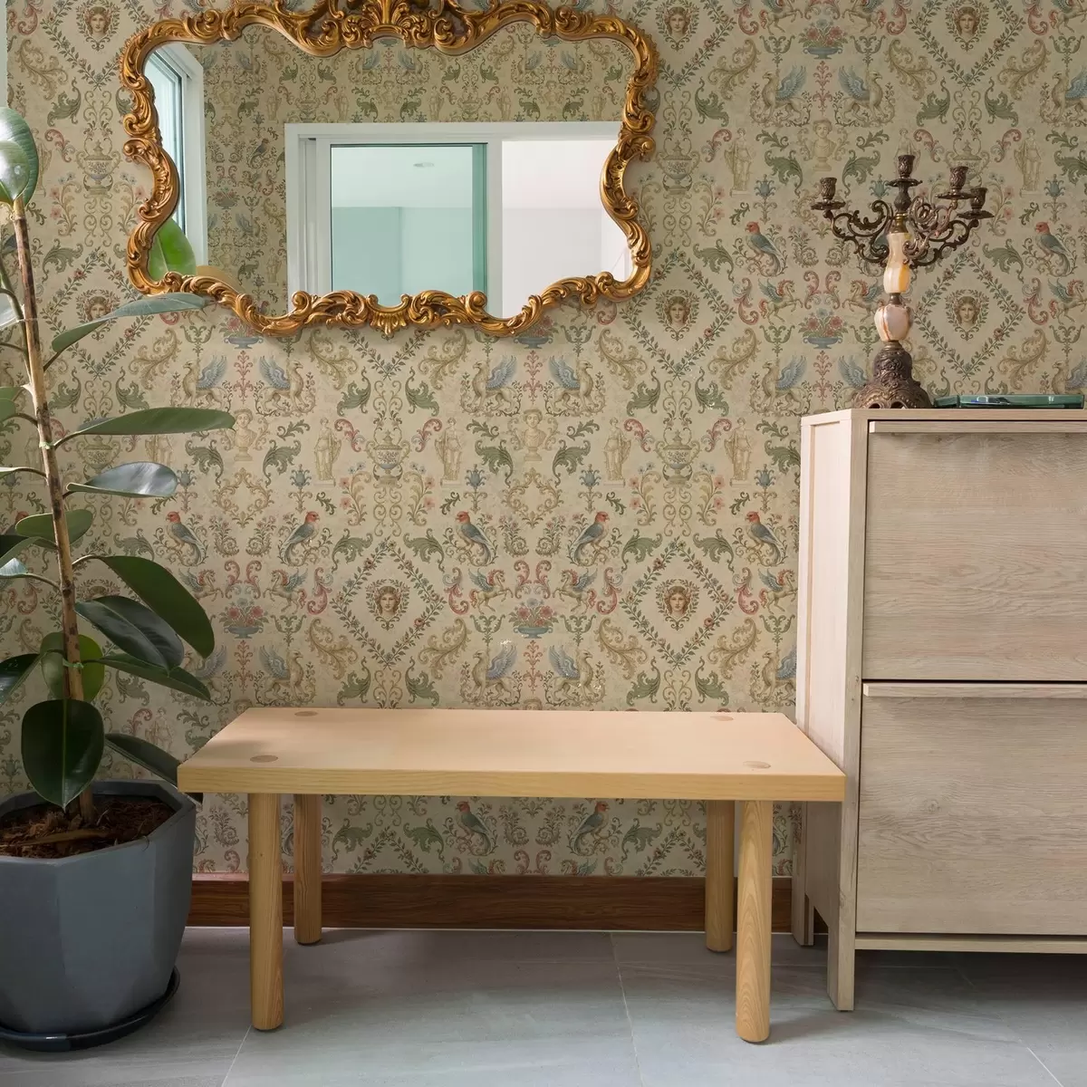 Тапети Винтидж орнамент с грифони, цветя и фигури a00402