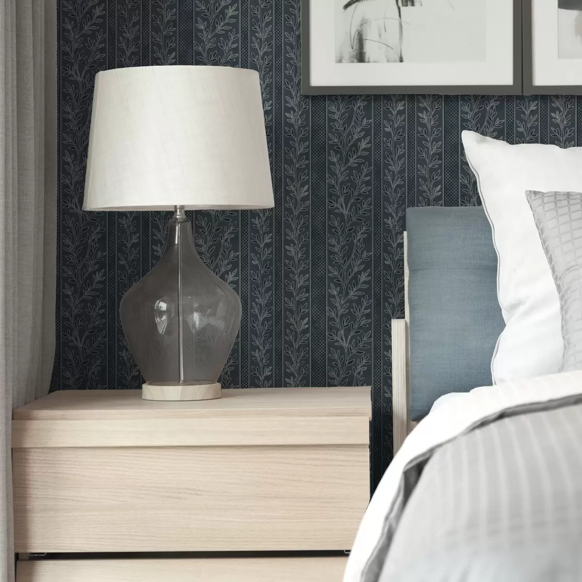 Тапети Модел на райета с клонки на син фон a00425