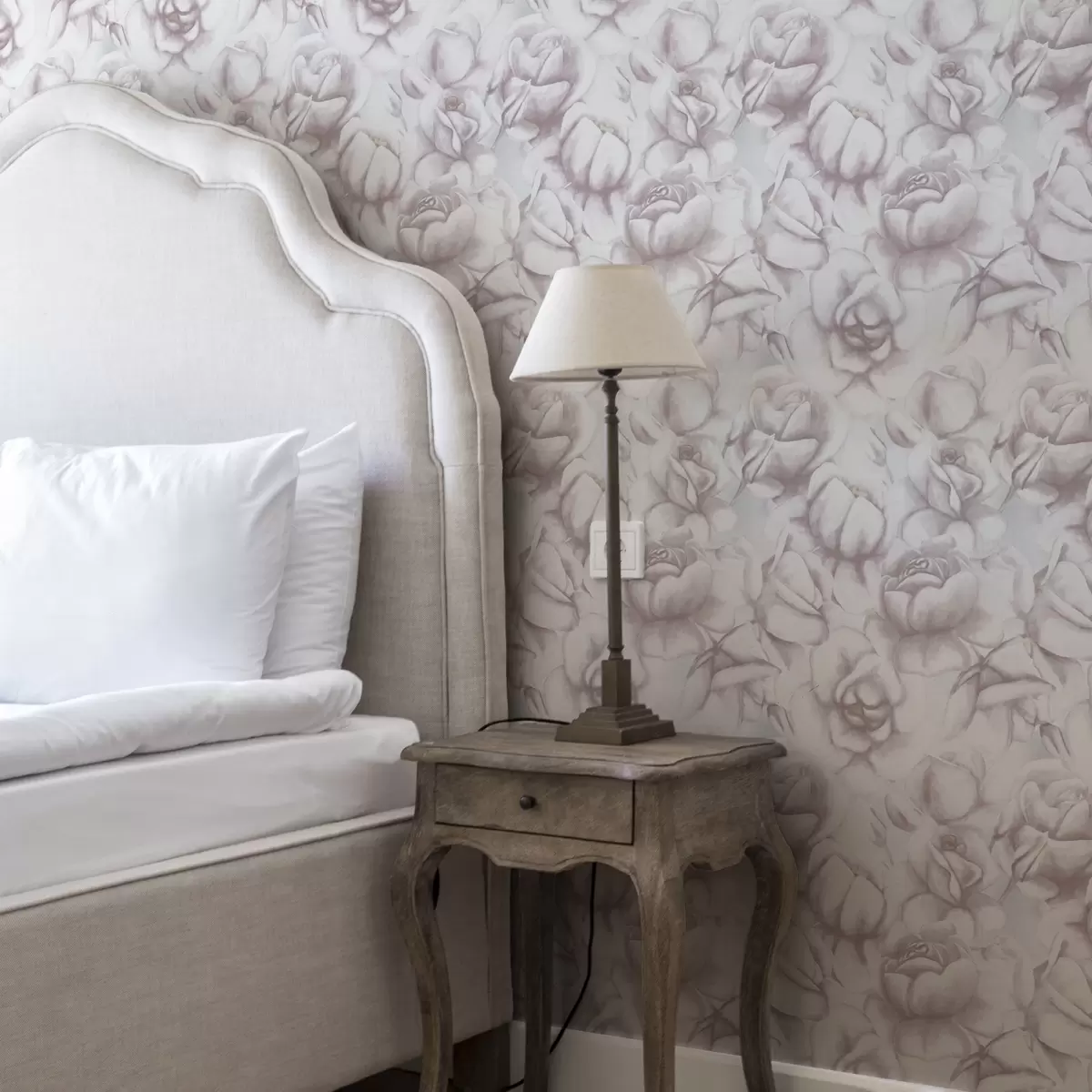 Тапети Акварелни розови рози в деликатен размазан стил a00434