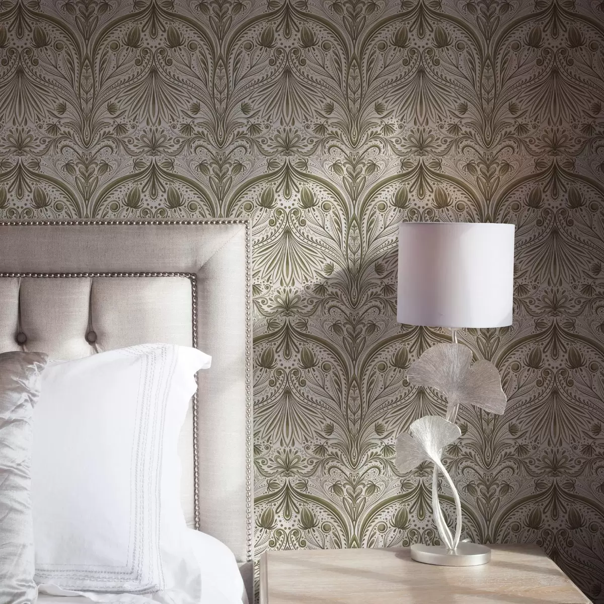 Тапети Симетричен бароков модел с флорални мотиви a00436