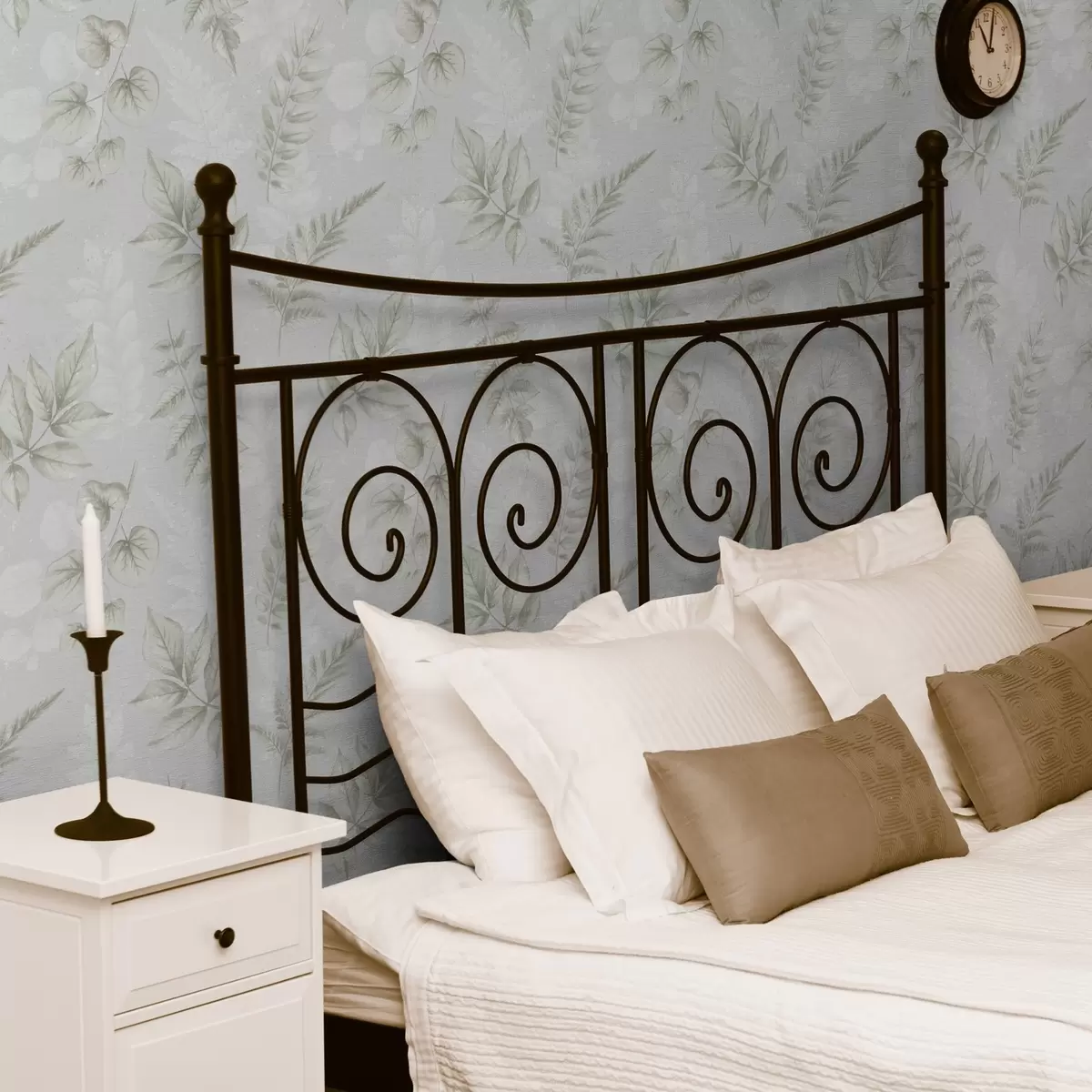 Тапети Светли акварелни листа с ефект на пръски на сив фон a00446