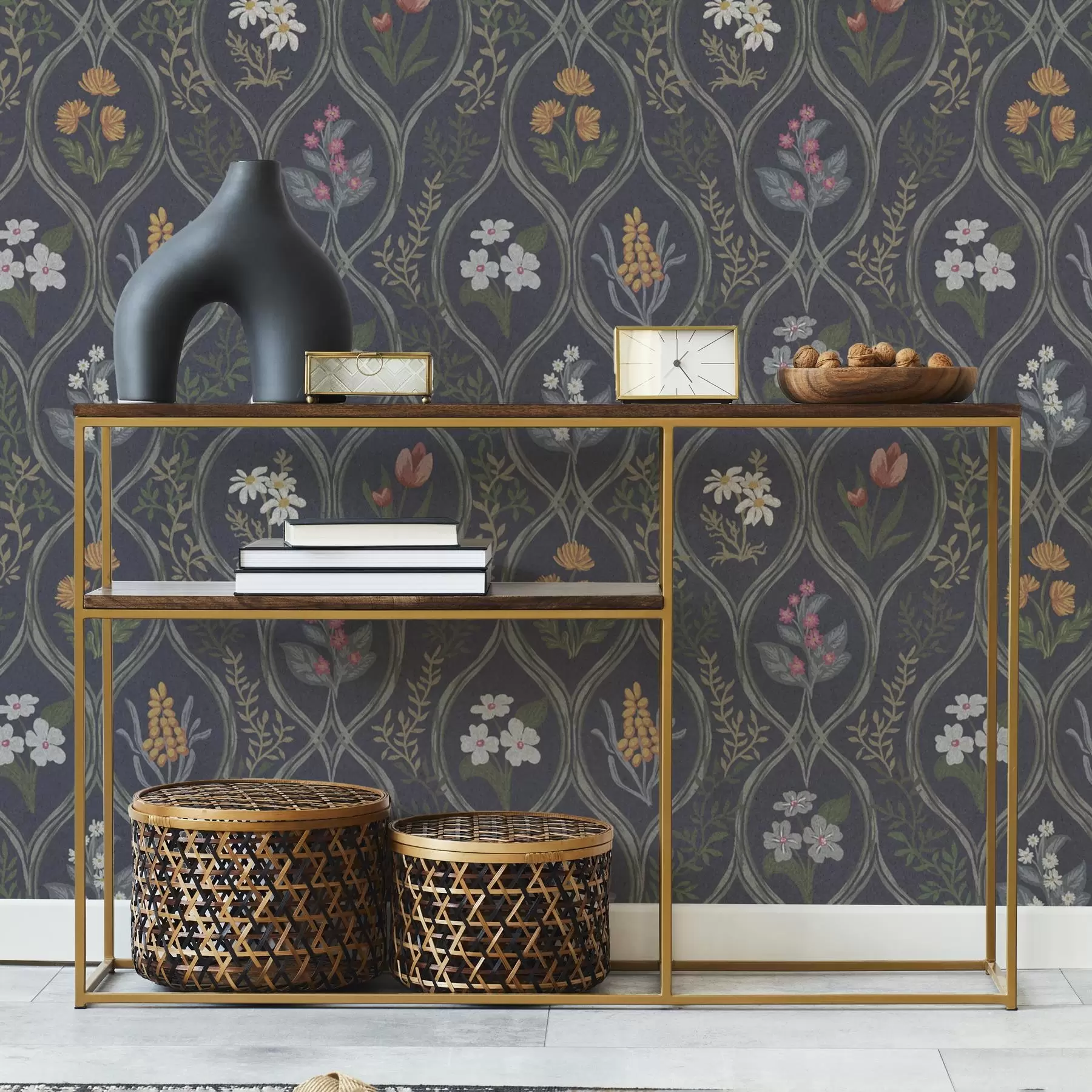 Фототапет Тъмна винтидж рамка с цветни градински цветя a00454