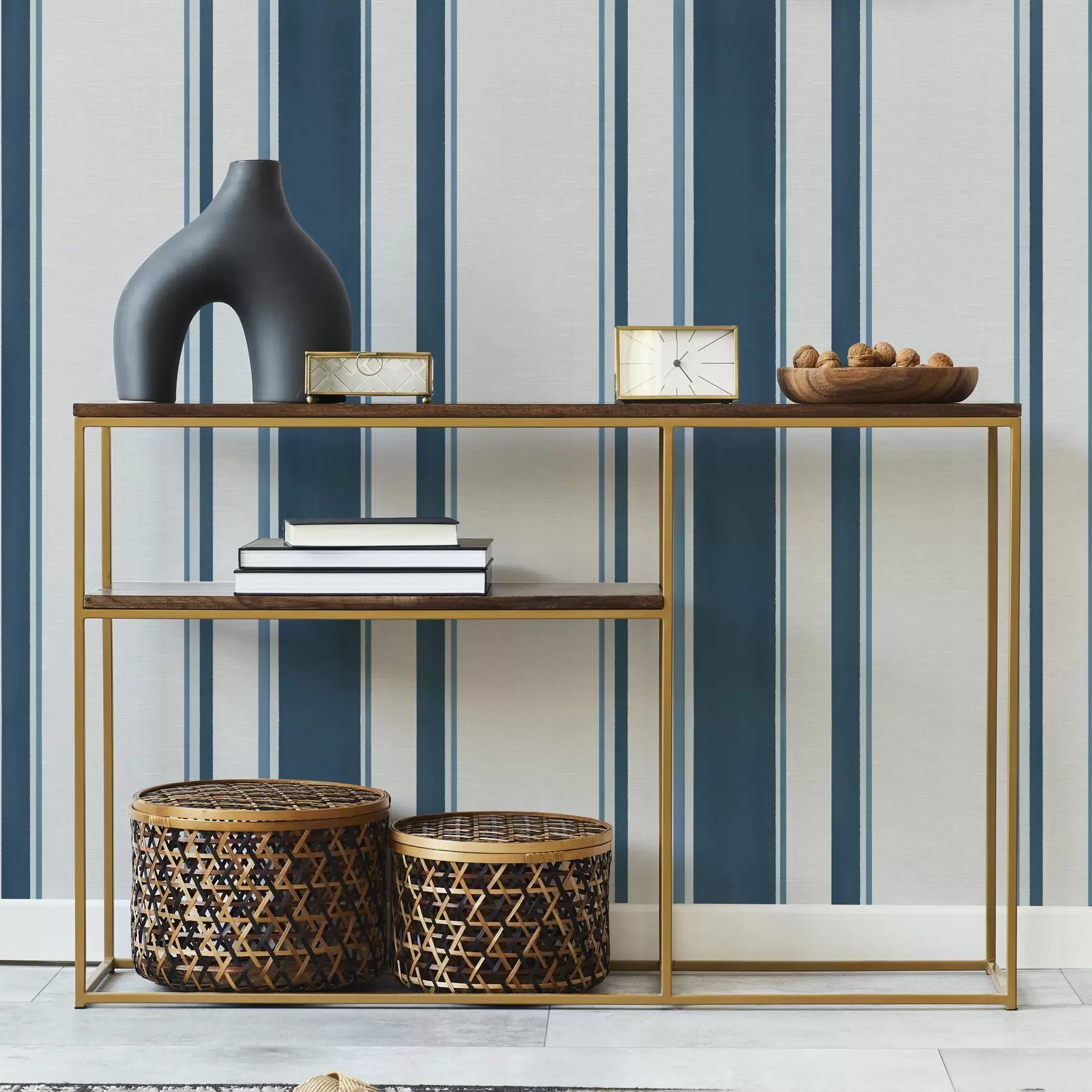 Фототапет Сини и тюркоазени вертикални ивици на светъл фон a00528