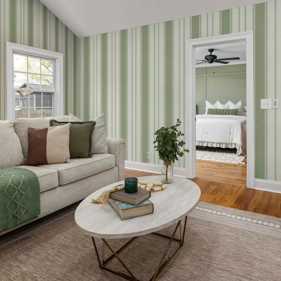 Фототапет Кремав фон с широки светлозелени ивици a00561