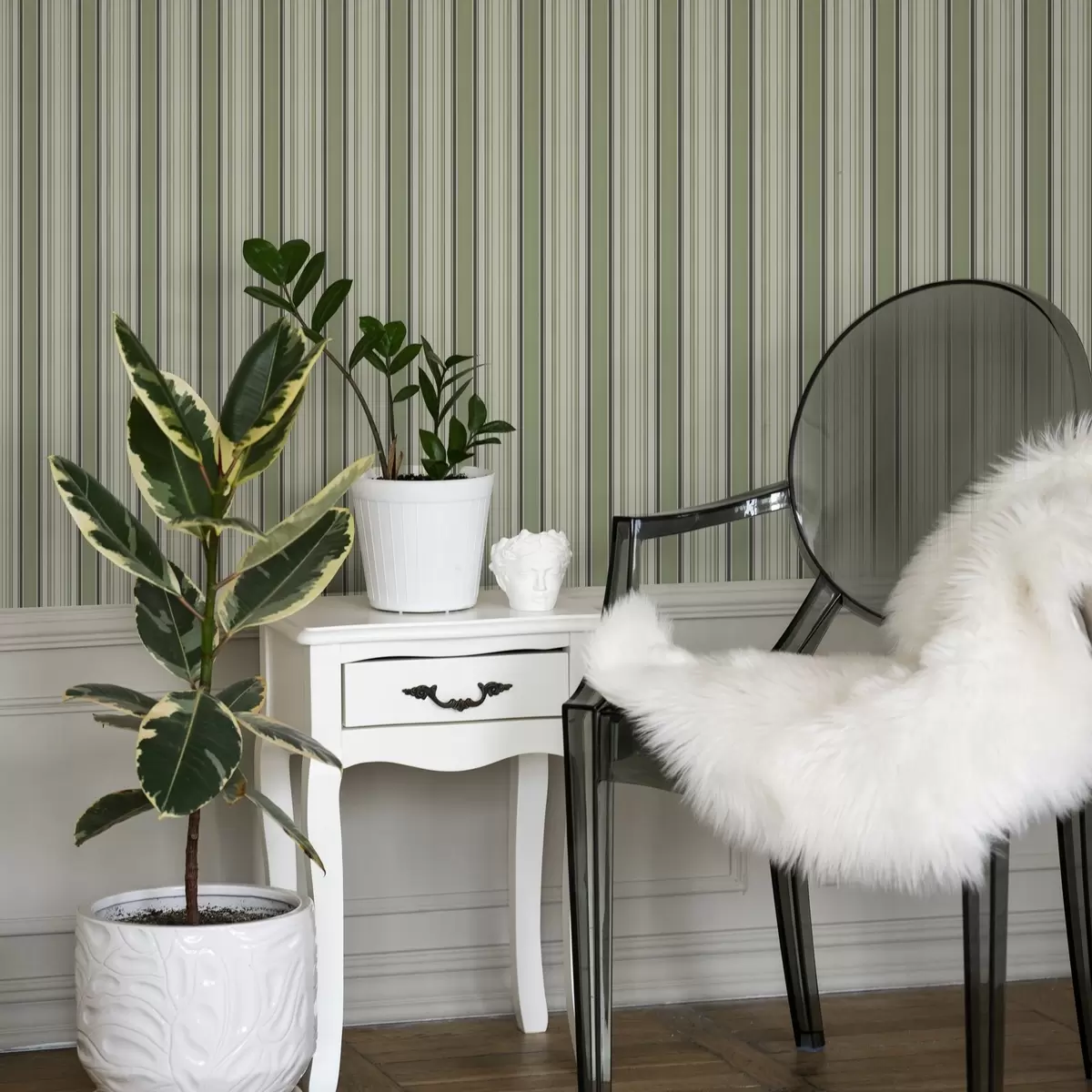 Тапети Кремав фон със смесица от зелени и черни ивици a00563