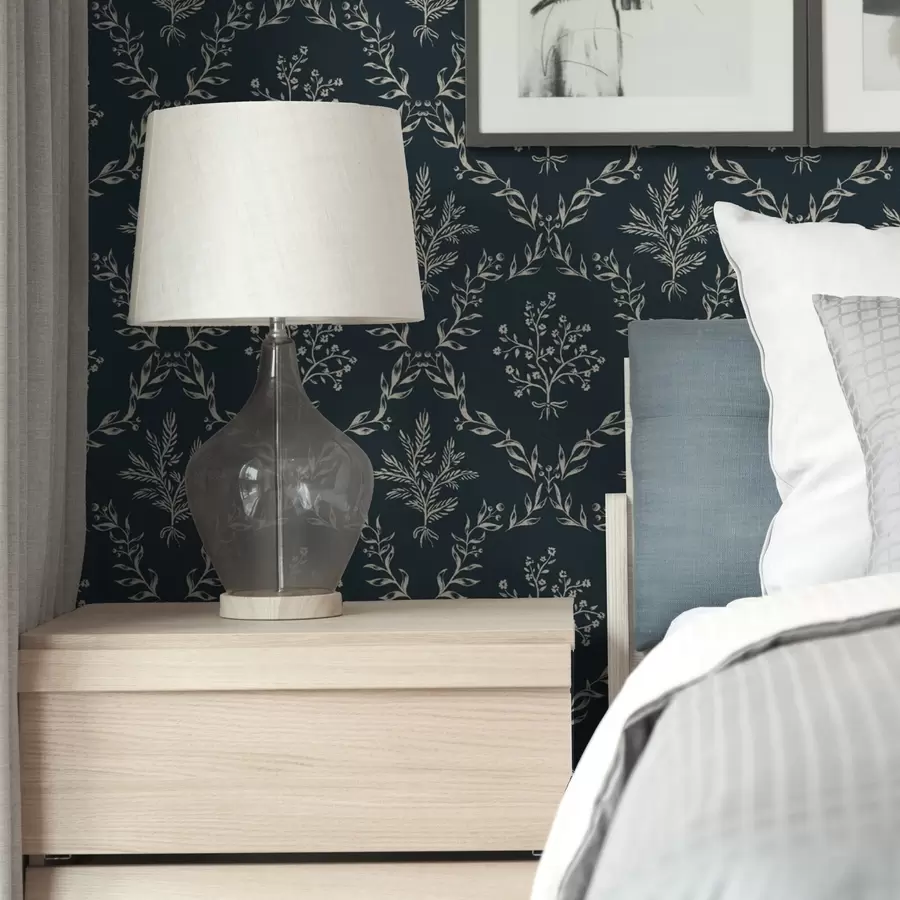 Фототапет Бели венци от билки и цветя върху тъмно синьо-зелено a00599v2