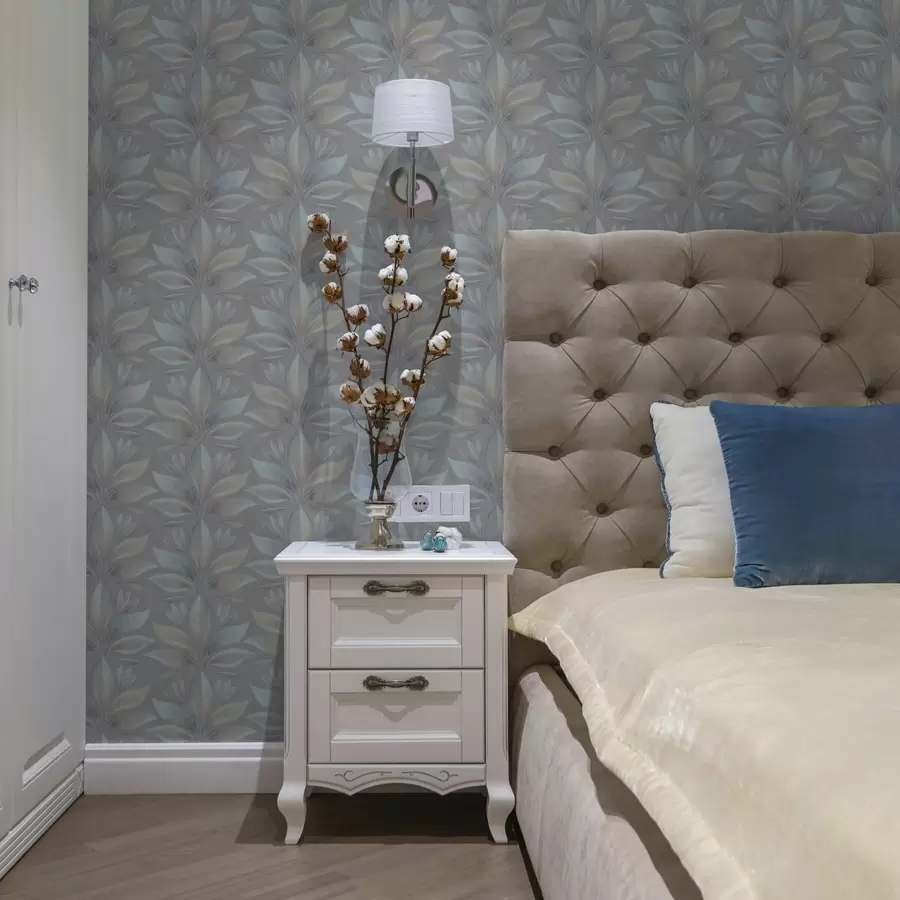 Фототапет Големи стилизирани листа в синьо-пясъчна палитра върху сиво a00601