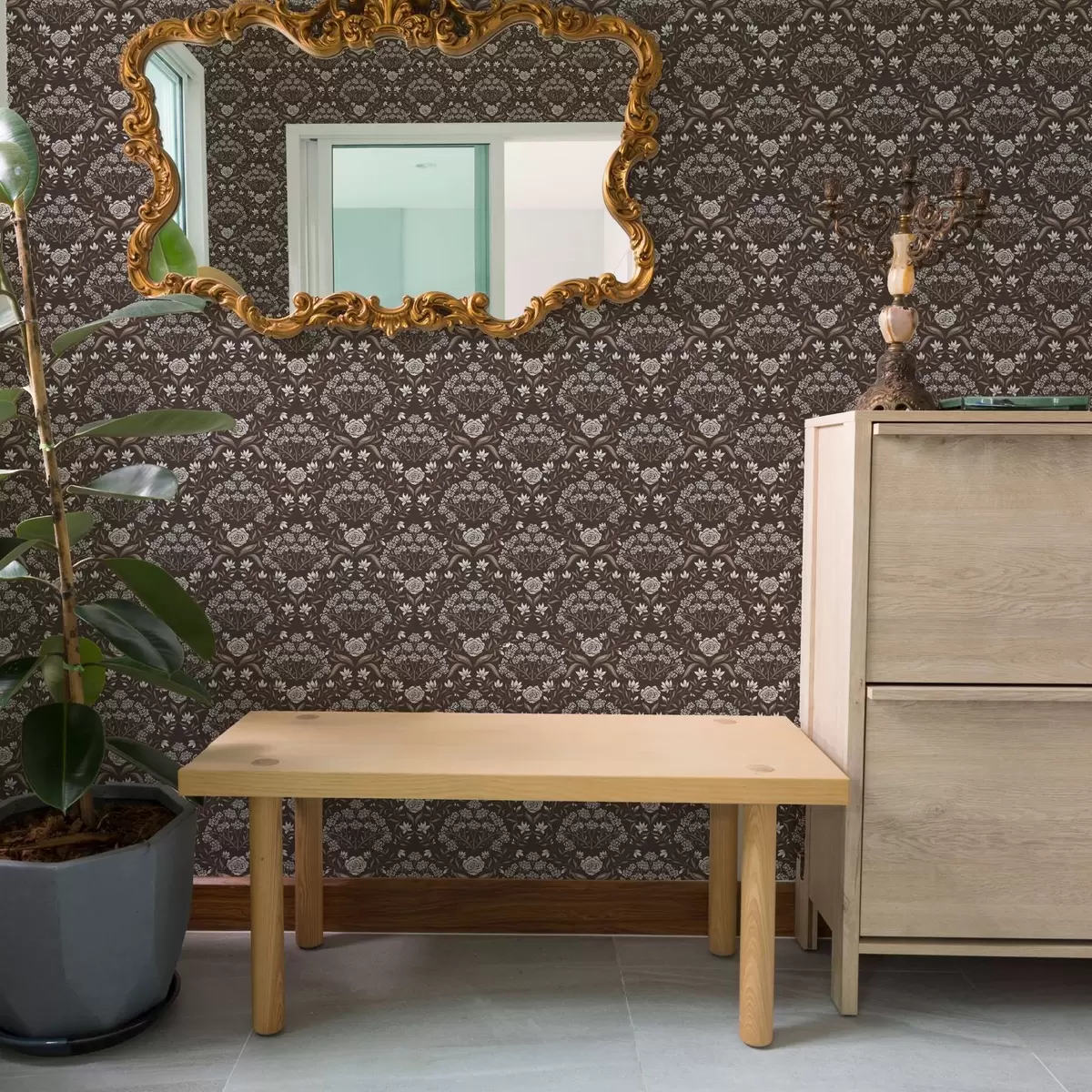 Тапети Тъмно шоколадово дамаско с божури и зюмбюли a00603v2