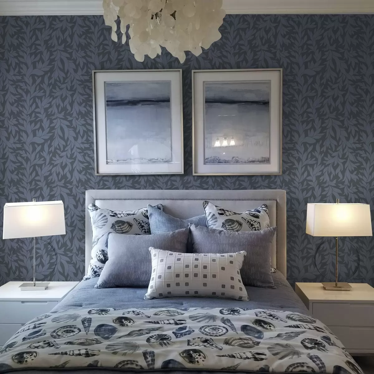 Тапети Графитно-син фон и сини листа, текстуриран щрих a00616v2