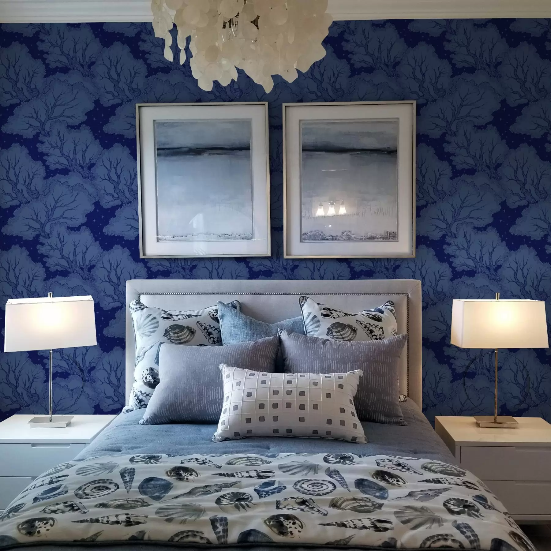 Фототапет Силуети на дървета под звездното небе в нюанси на синьо a00798