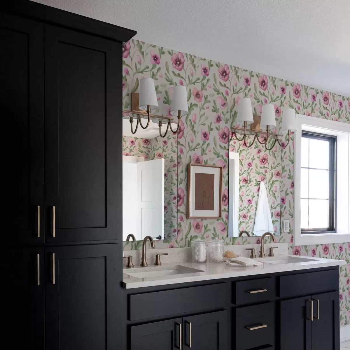 Тапети Нежни розови макове с листа, изработени с акварелна техника a00830