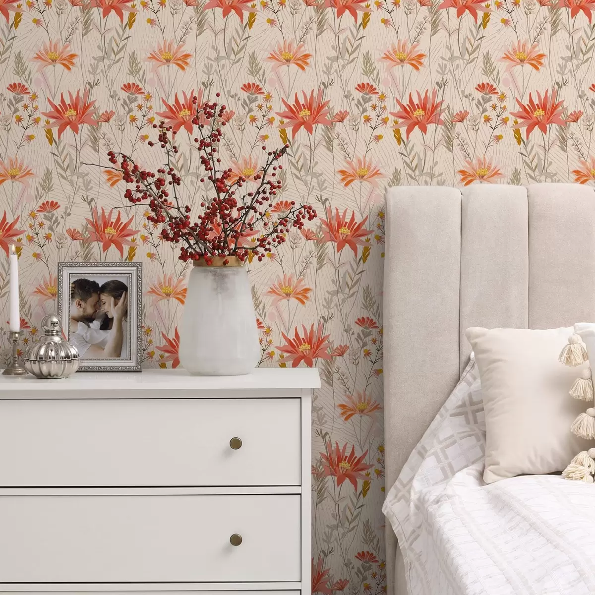 Тапети Диви цветя в топли тонове на бежов фон a00751