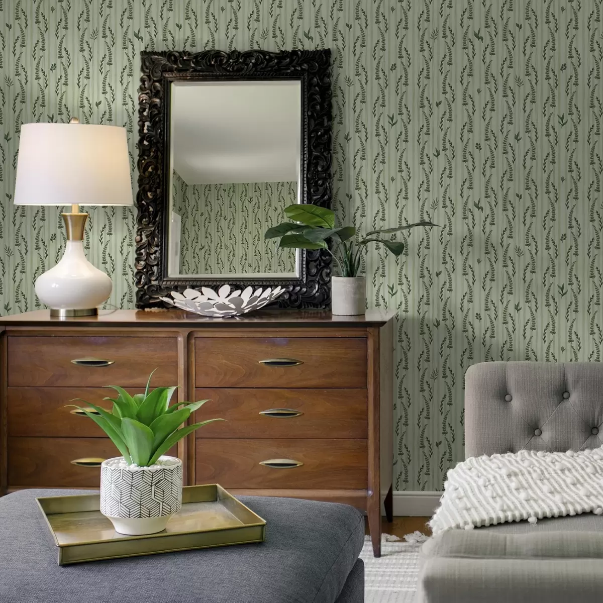 Тапети Гъста зелена трева и издънки на мента с ивици a00819