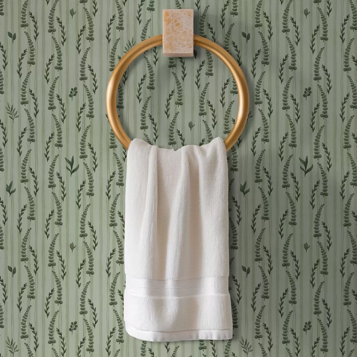 Тапети Гъста зелена трева и издънки на мента с ивици a00819