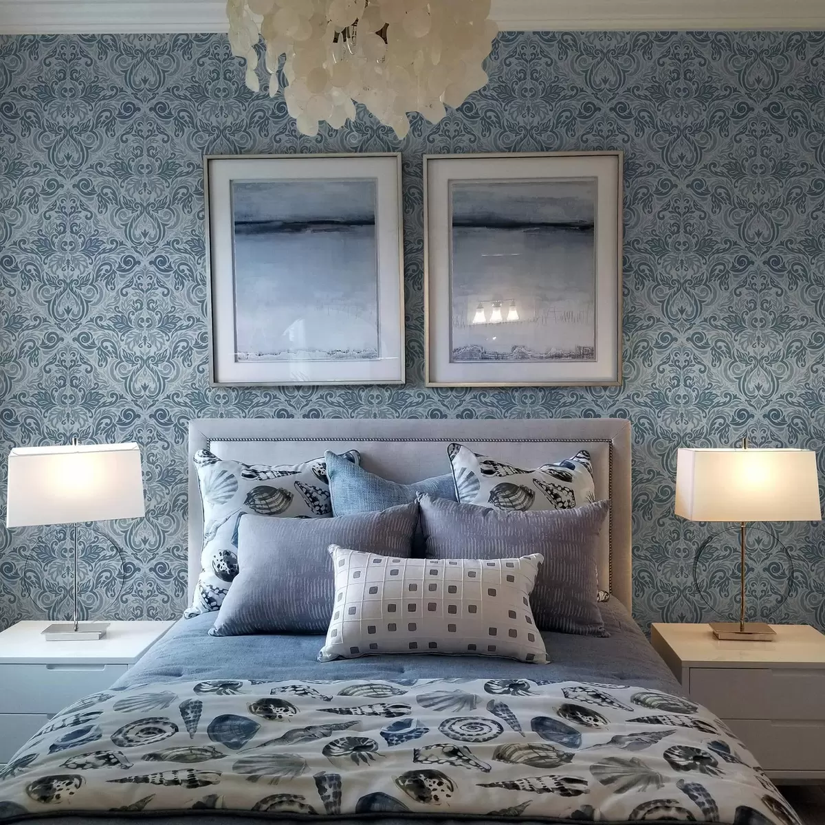 Тапети Класически дамаск, тъмно синьо върху светло синьо a00826