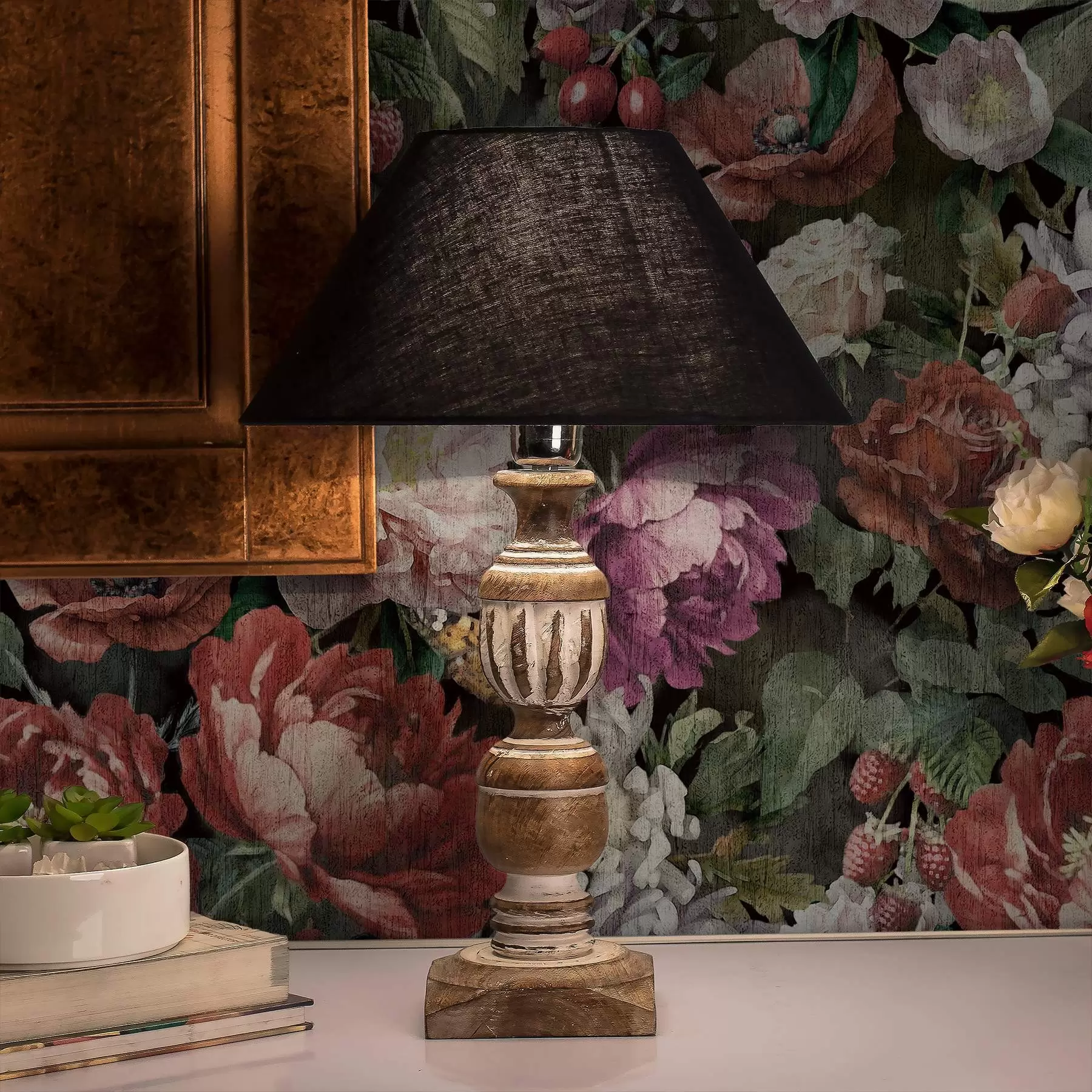 Фототапет Тъмни драматични божури, плодове и пеперуда на черен фон a00862