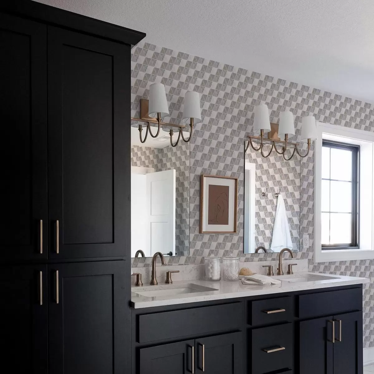 Тапети Триъгълници с текстурирани вложки, смесица от лилаво и сиво a00917