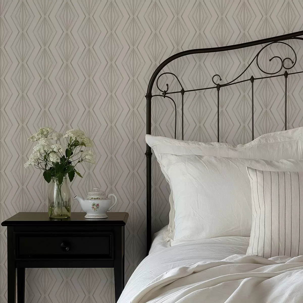 Тапети Лек диамантен орнамент в спокойни бежови тонове a00925v2