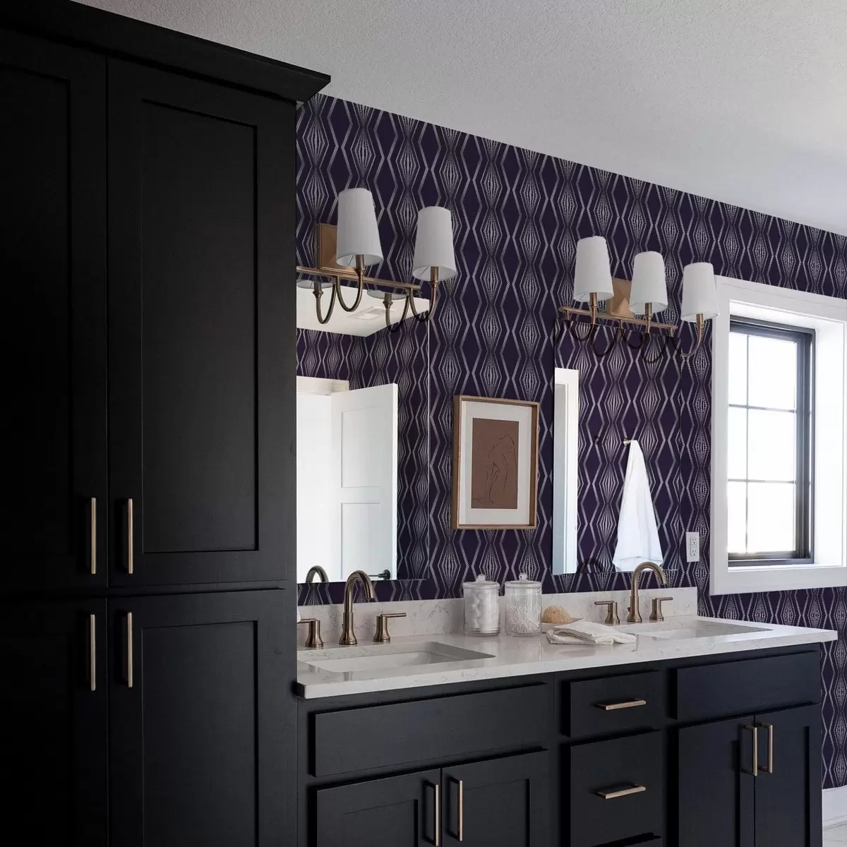 Тапети Богат виолетов фон с диаманти и сиви зигзагообразни линии a00974v1