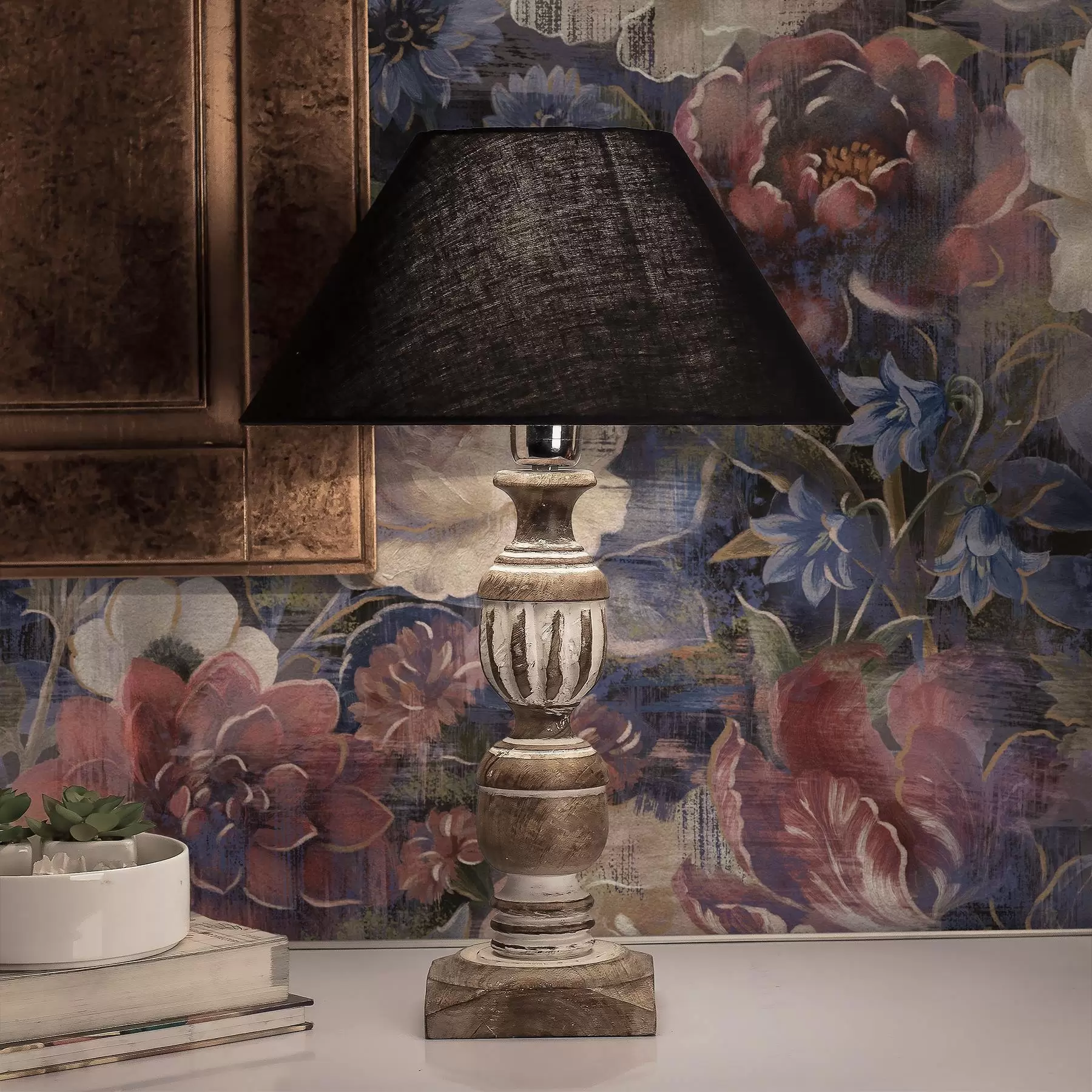 Фототапет Живописен букет от големи цветя на тъмно син фон a01021