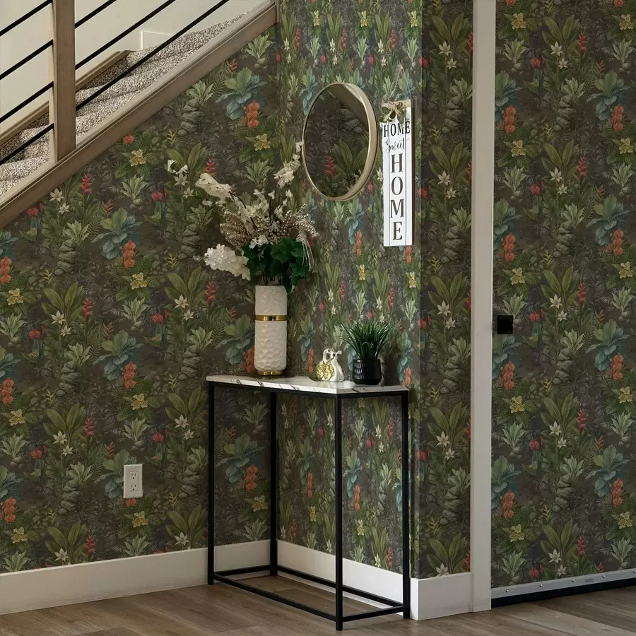 Фототапет Тъмна тропическа градина с ярки цветя и листа a01079