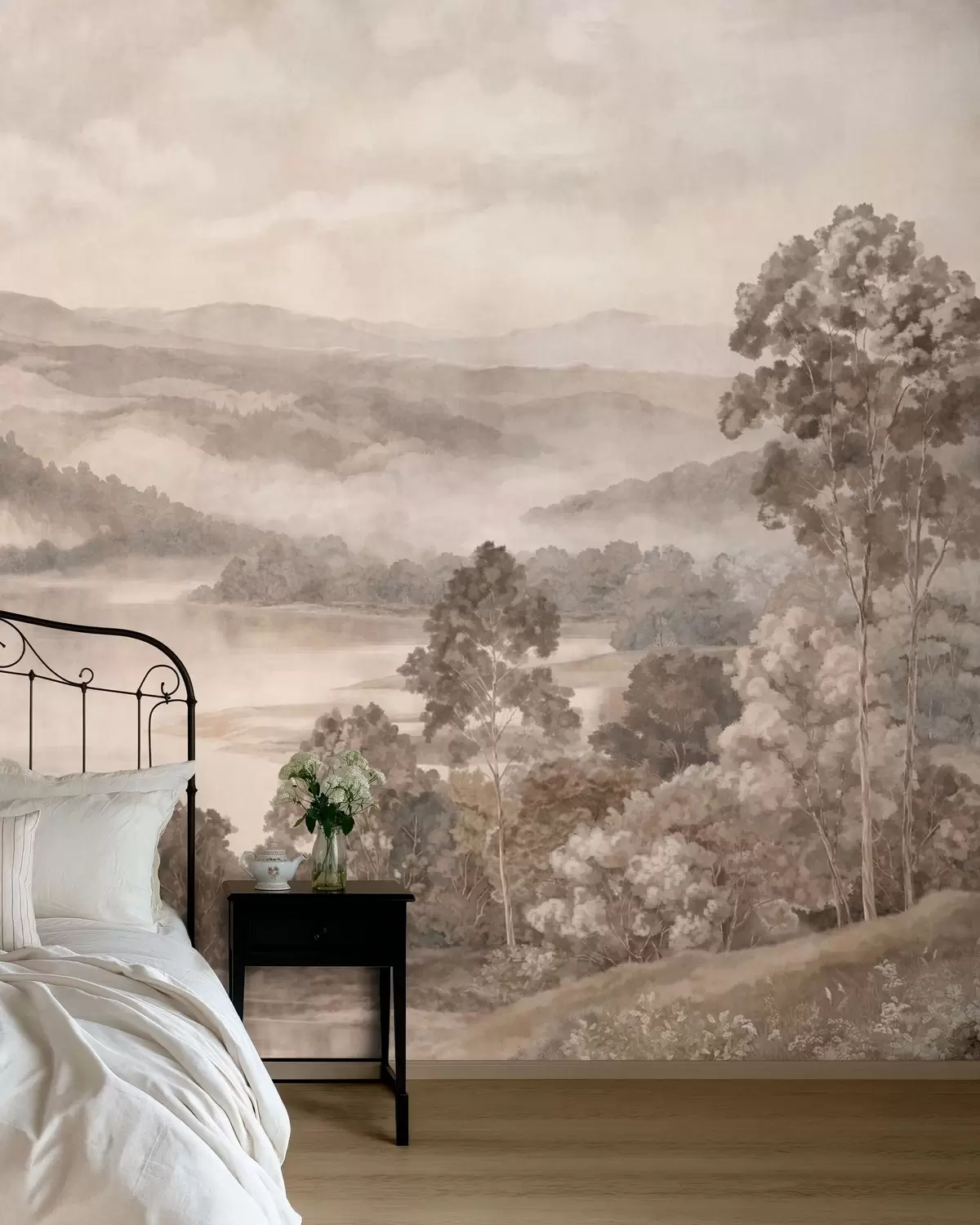 Фототапет Спокойно езеро сред мъгливи хълмове и гори w05928
